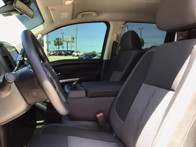 2024 Nissan Titan Crew Cab SV 4x2