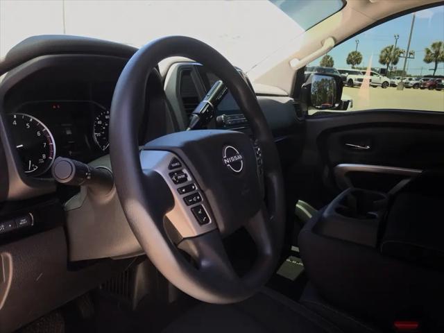 2024 Nissan Titan Crew Cab SV 4x2