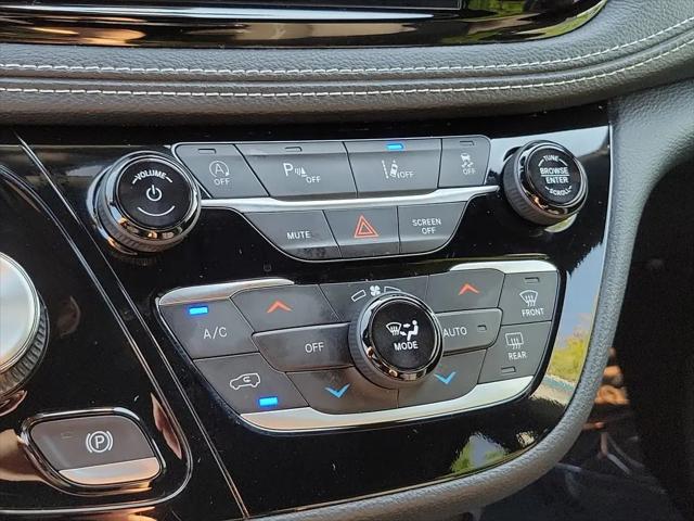 2024 Chrysler Pacifica Touring