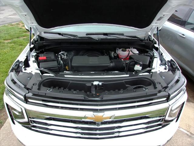 2026 Chevrolet Suburban LT, 4WD