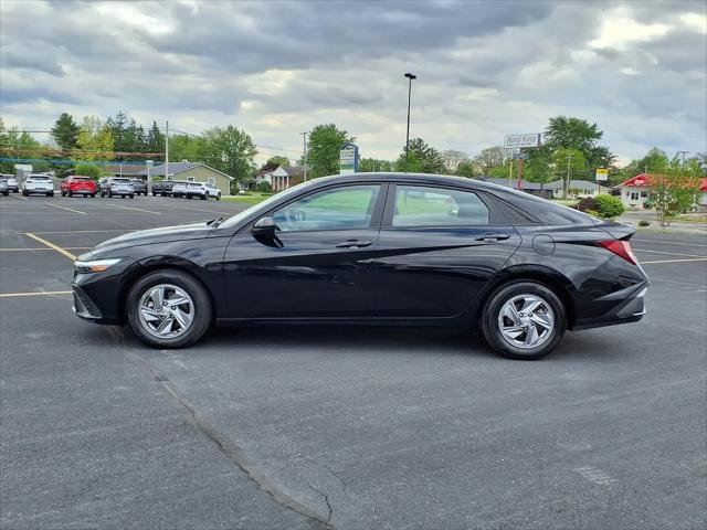 2024 Hyundai Elantra SE