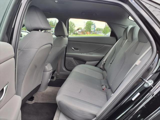 2024 Hyundai Elantra SE