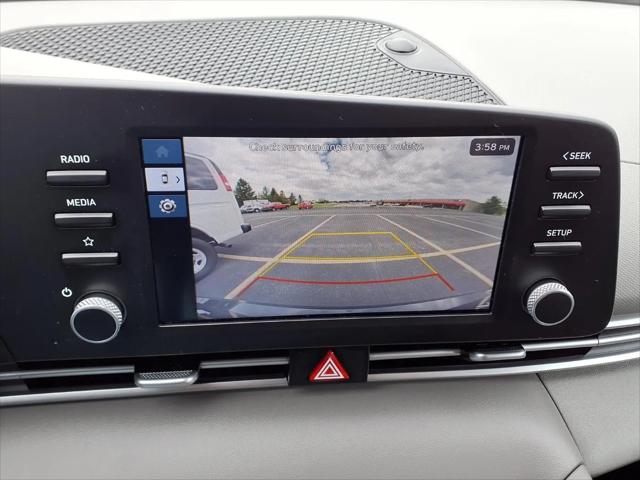 2024 Hyundai Elantra SE