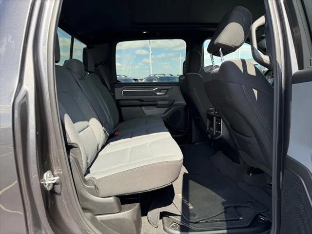 2022 Ram 1500 Big Horn Crew Cab 4x4 5'7" Box