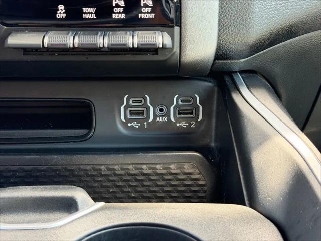 2022 Ram 1500 Big Horn Crew Cab 4x4 5'7" Box
