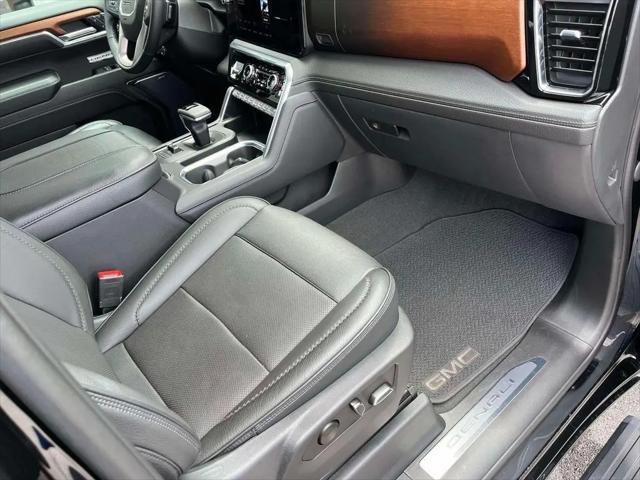 2023 GMC Sierra 1500 4WD Crew Cab Short Box Denali