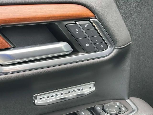 2023 GMC Sierra 1500 4WD Crew Cab Short Box Denali