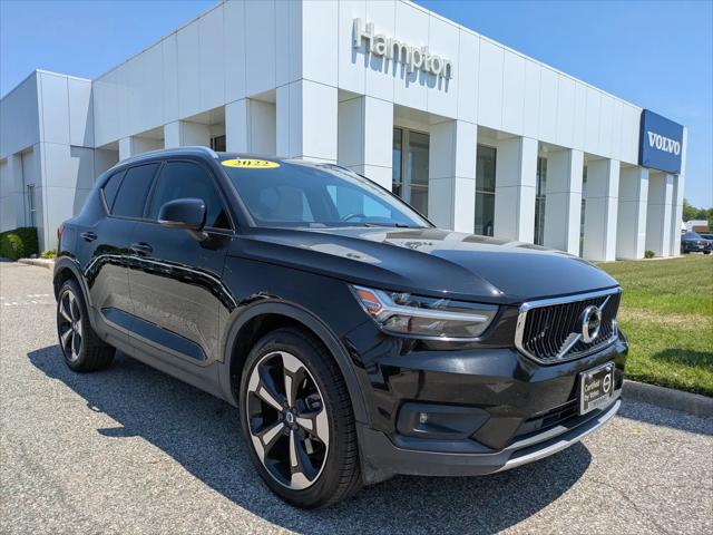 2022 Volvo XC40 T4 Momentum
