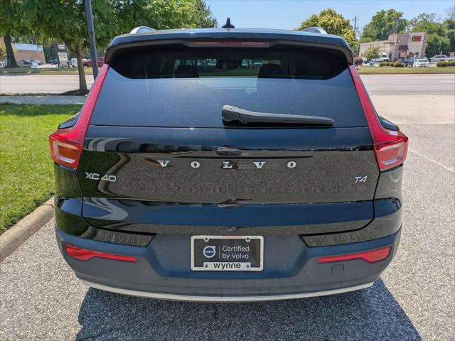 2022 Volvo XC40 T4 Momentum