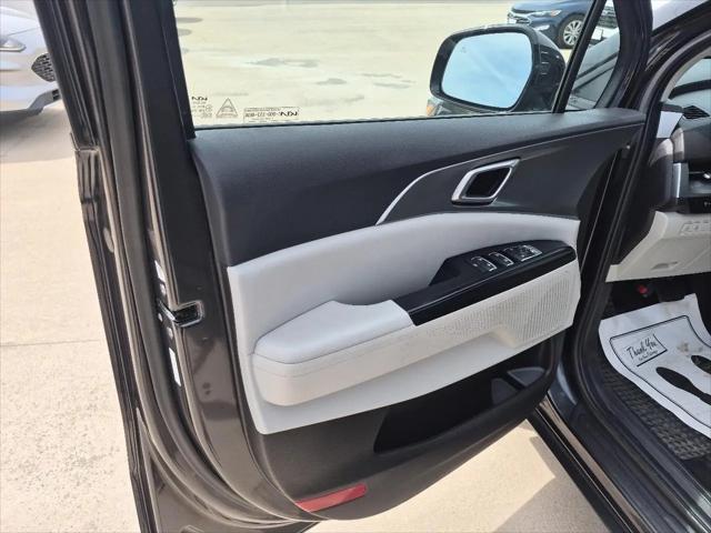 2023 Kia Carnival MPV LX Seat Package