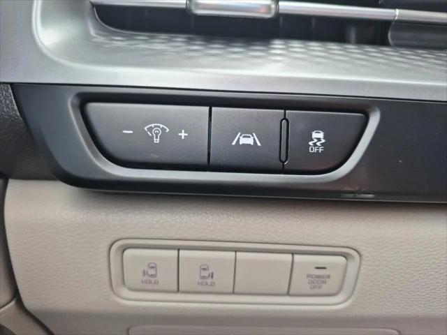 2023 Kia Carnival MPV LX Seat Package