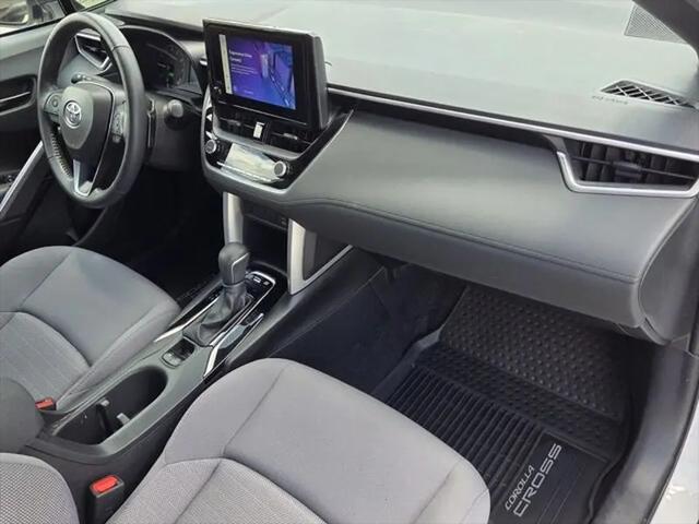 2023 Toyota Corolla Cross Hybrid SE