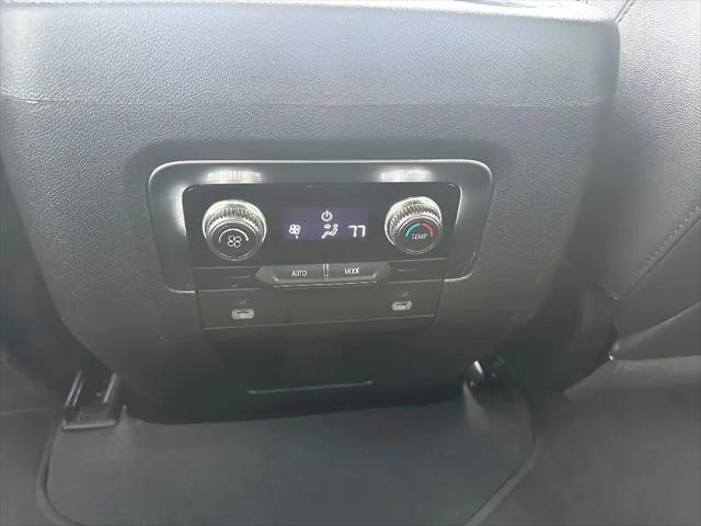 2024 GMC Yukon 4WD SLT