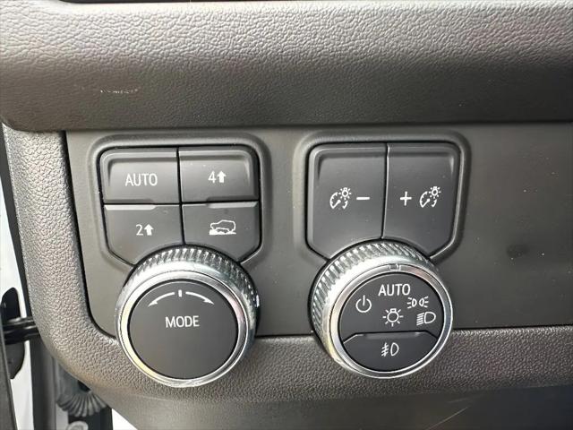 2024 GMC Yukon 4WD SLT