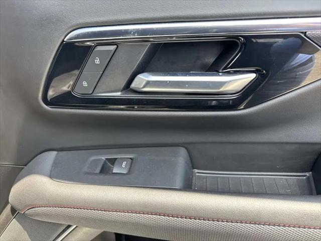 2025 Chevrolet Suburban 2WD RST