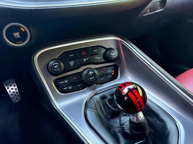 2016 Dodge Challenger R/T Plus Shaker