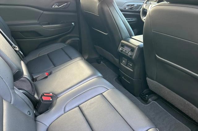 2022 GMC Acadia FWD SLT