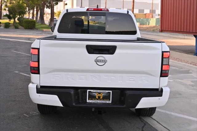 2025 Nissan Frontier Crew Cab Long Bed SV 4x2