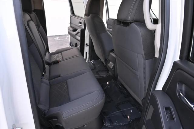 2025 Nissan Frontier Crew Cab Long Bed SV 4x2