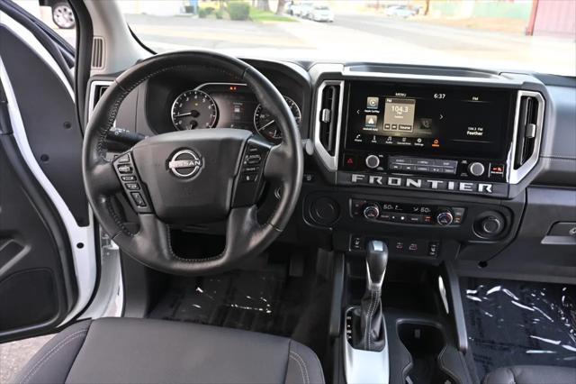 2025 Nissan Frontier Crew Cab Long Bed SV 4x2