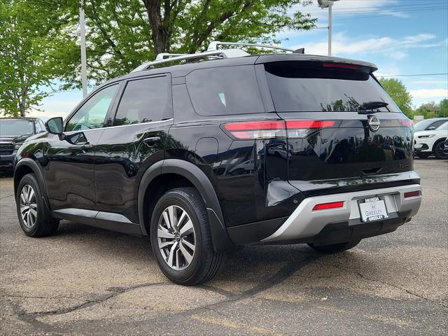 2023 Nissan Pathfinder SL 4WD