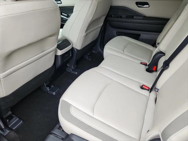 2023 Nissan Pathfinder SL 4WD
