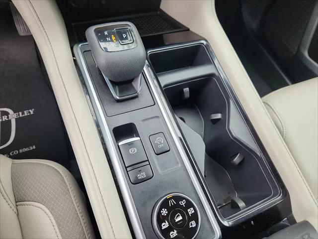 2023 Nissan Pathfinder SL 4WD