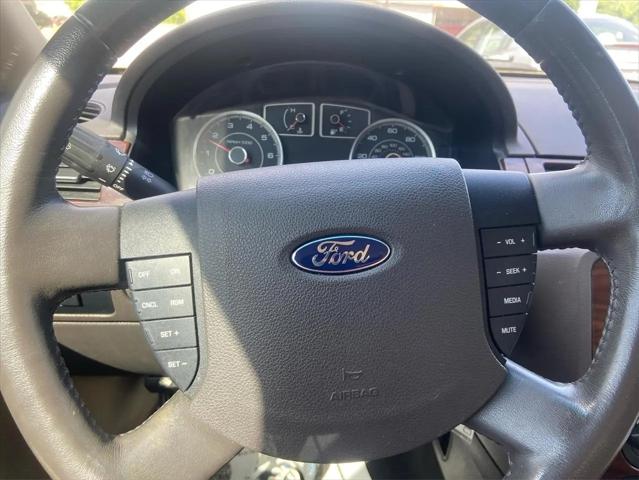 2009 Ford Taurus SE