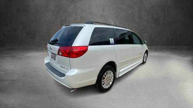 2010 Toyota Sienna XLE