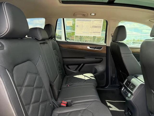 2026 Volkswagen Atlas SE with Technology