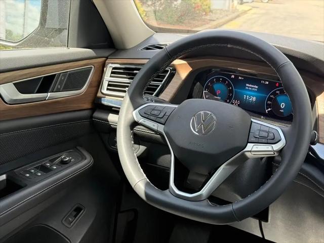 2026 Volkswagen Atlas SE with Technology