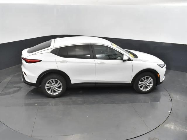 2025 Buick NV Preferred FWD
