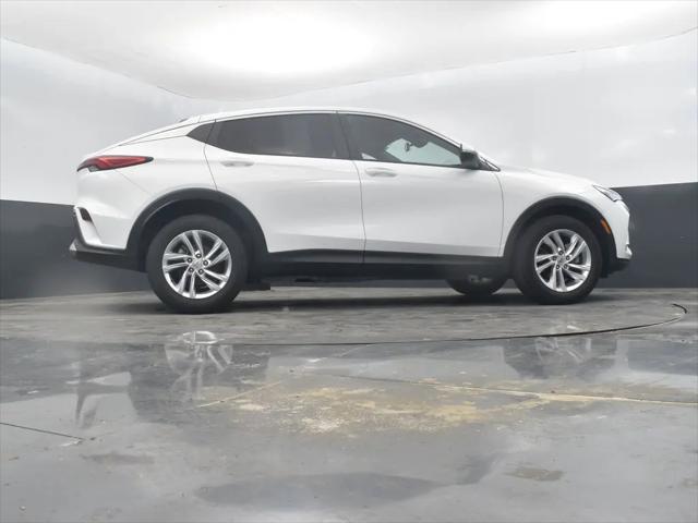 2025 Buick NV Preferred FWD