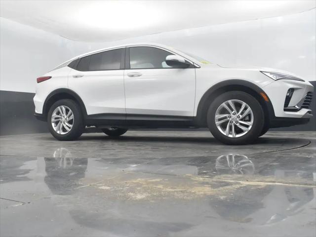 2025 Buick NV Preferred FWD