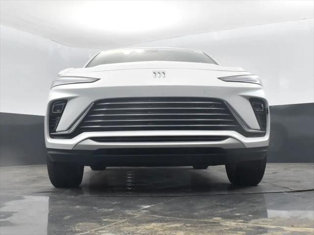 2025 Buick NV Preferred FWD