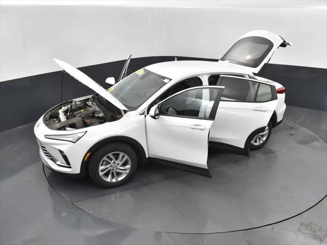 2025 Buick NV Preferred FWD