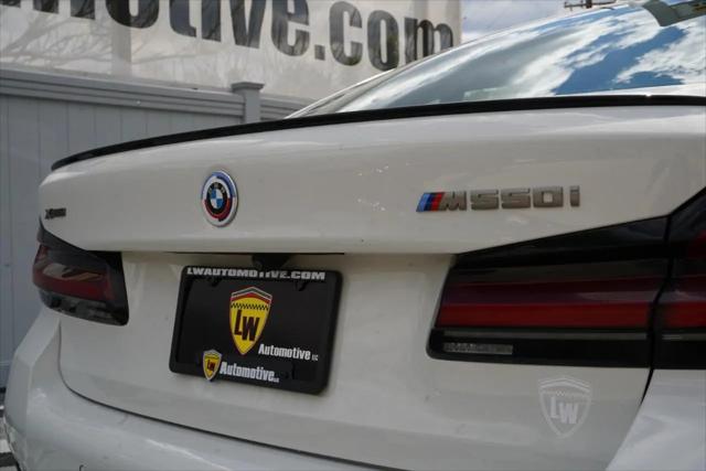 2023 BMW M5 i xDrive