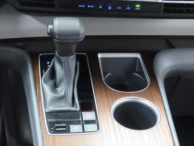 2023 Toyota Sienna LE