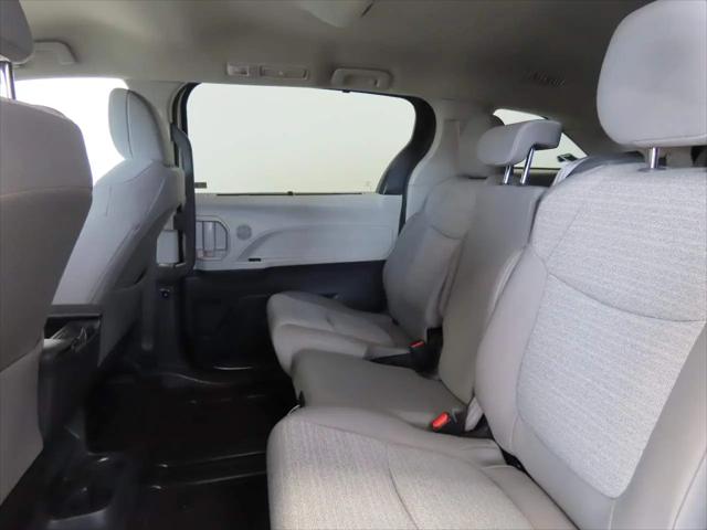 2023 Toyota Sienna LE