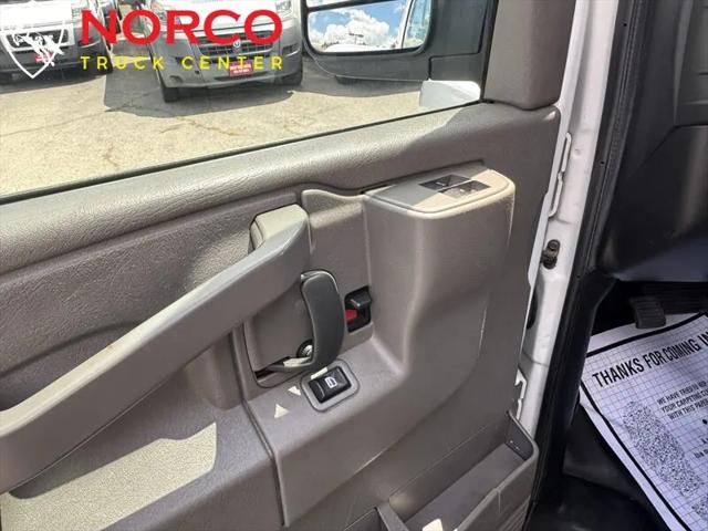2021 Chevrolet Express Passenger RWD 3500 Regular Wheelbase LS