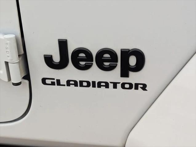 2022 Jeep Gladiator Sport