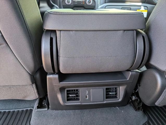 2026 Chevrolet Silverado 1500 2WD Crew Cab Short Bed Custom