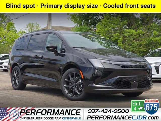 2027 Chrysler Pacifica Limited for sale in Centerville, OH