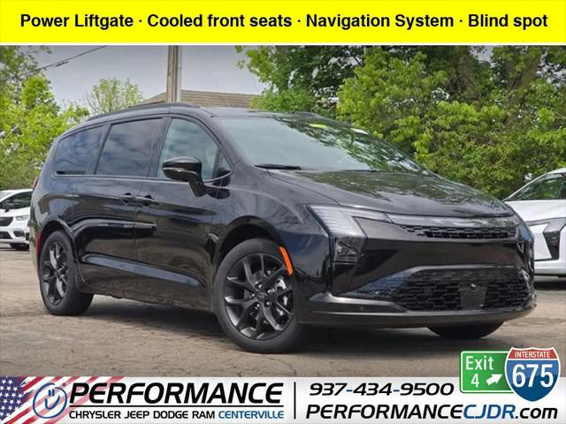 2027 Chrysler Pacifica Limited for sale in Centerville, OH