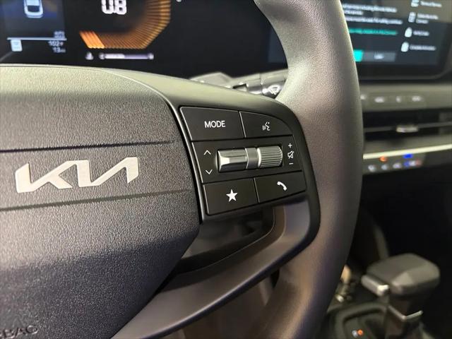 2026 Kia K4 LX
