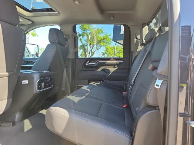 2025 GMC Sierra 2500HD 4WD Crew Cab Standard Bed SLT