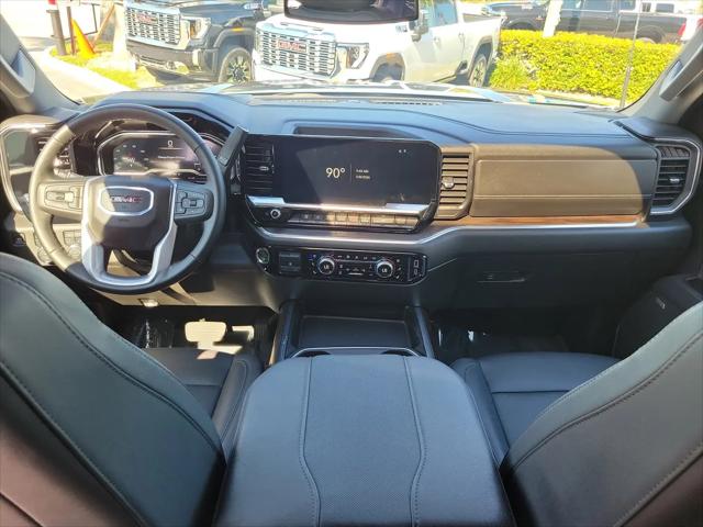 2025 GMC Sierra 2500HD 4WD Crew Cab Standard Bed SLT