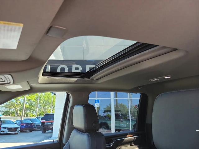 2025 GMC Sierra 2500HD 4WD Crew Cab Standard Bed SLT