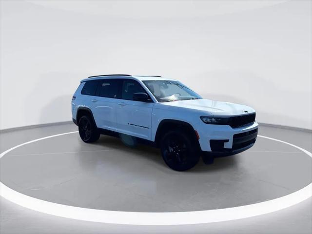 2023 Jeep Grand Cherokee L Altitude 4x2
