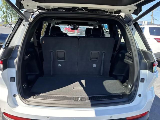 2023 Jeep Grand Cherokee L Altitude 4x2
